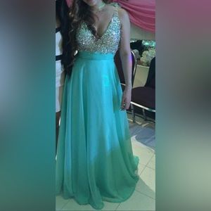 Bridesmaid / prom dress 👗